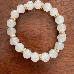 Elegant Beaded Bracelet with Gold Accents